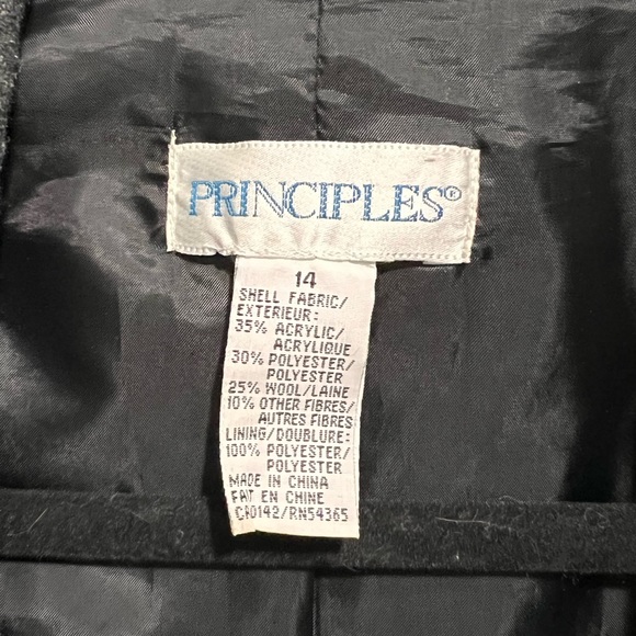 Principles blazer size 14 (missing button) - Picture 5 of 5
